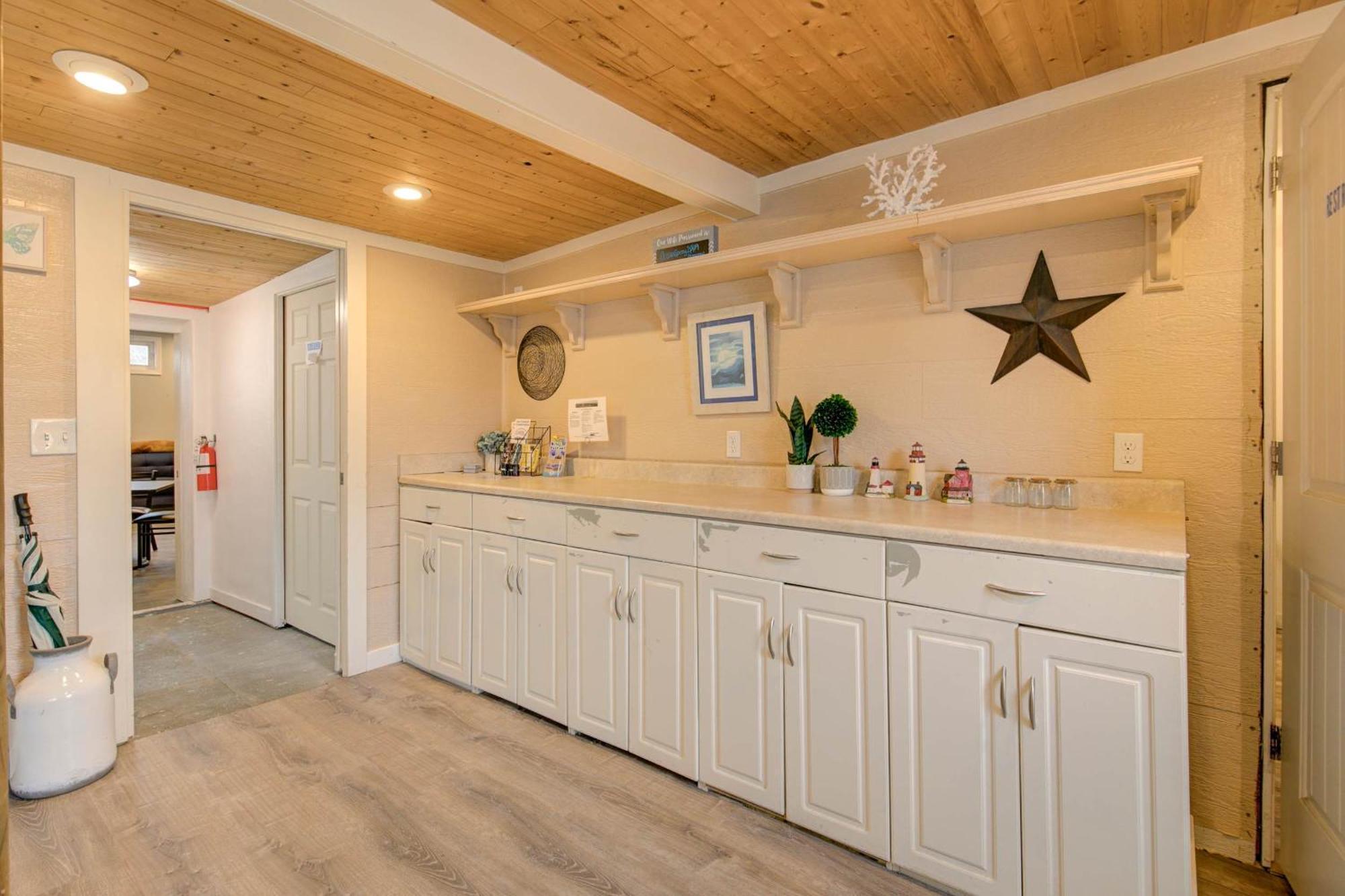 And Surf 2-bed By The Sea W Fireplace