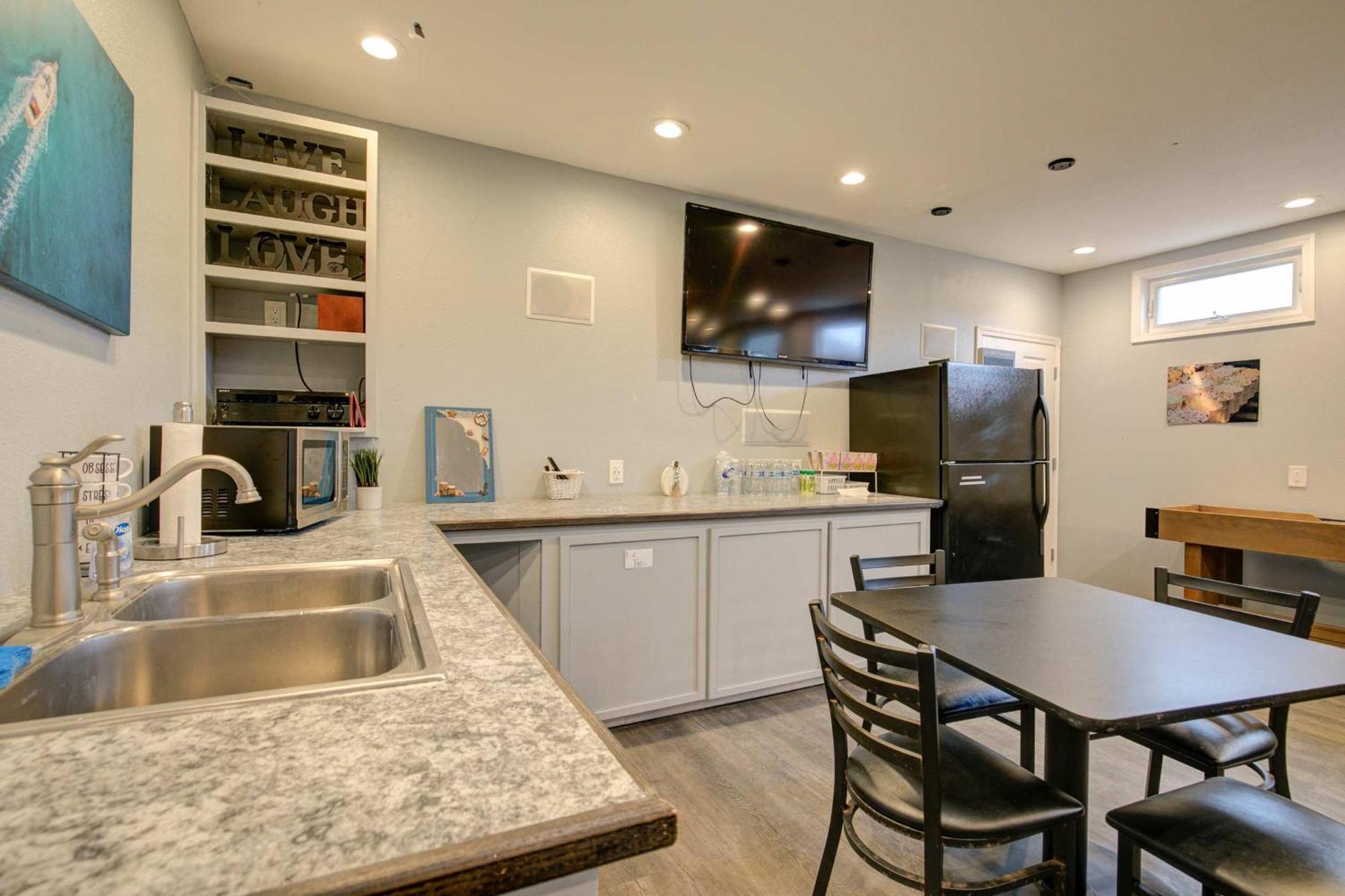 And Surf 2-bed By The Sea W Fireplace Holiday home