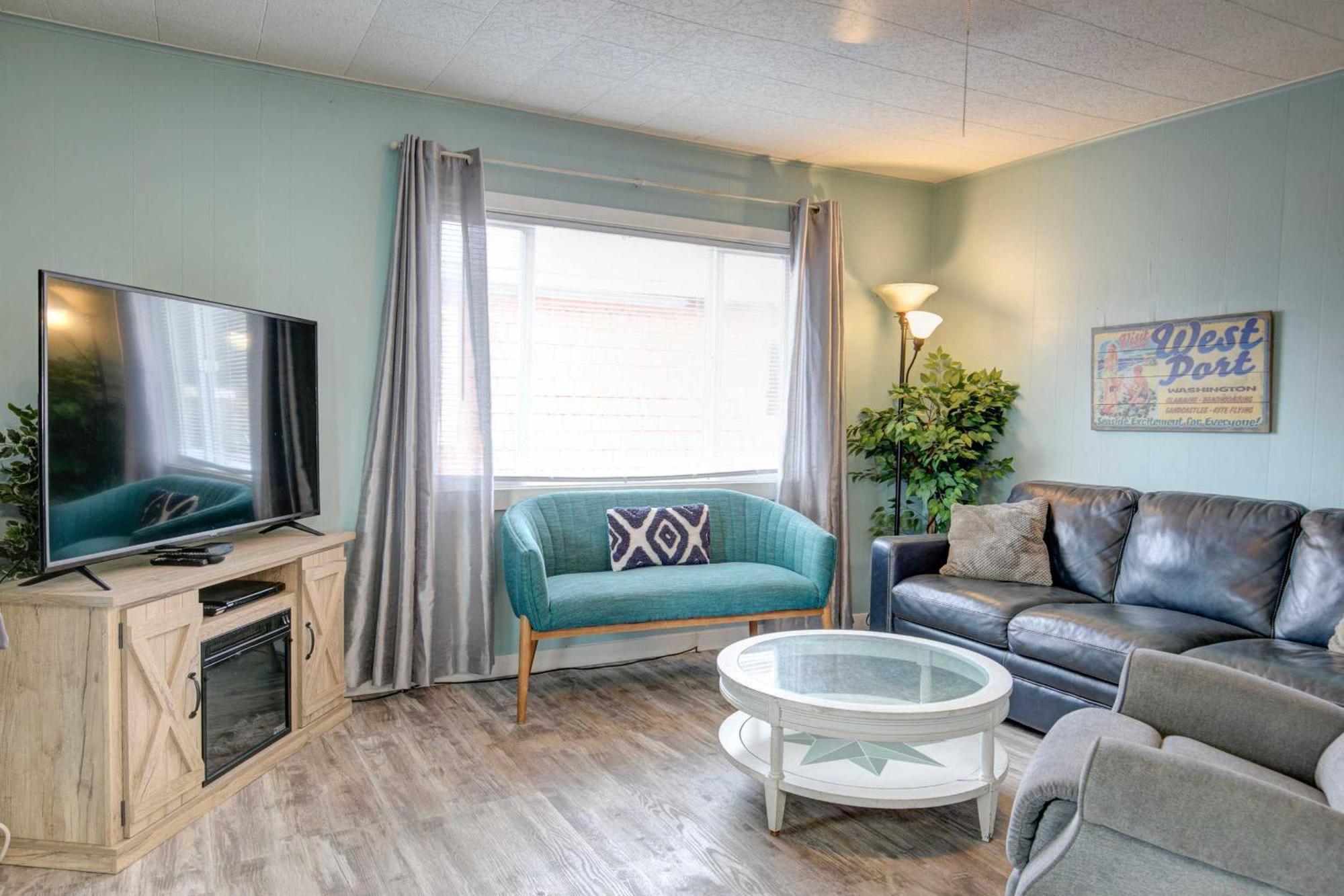 And Surf 2-bed By The Sea W Fireplace