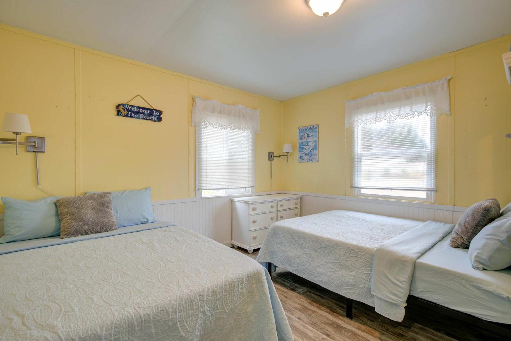 And Surf 2-bed By The Sea W Fireplace Holiday home