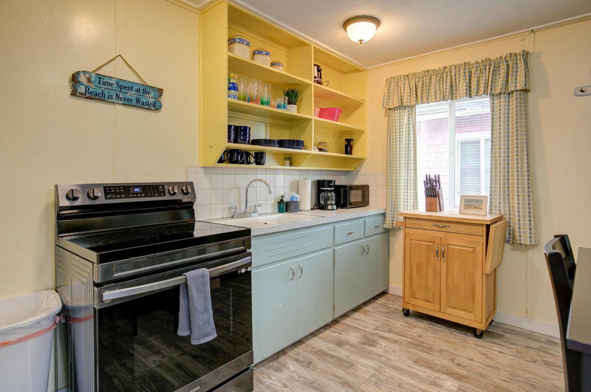 And Surf 2-bed By The Sea W Fireplace Holiday home *